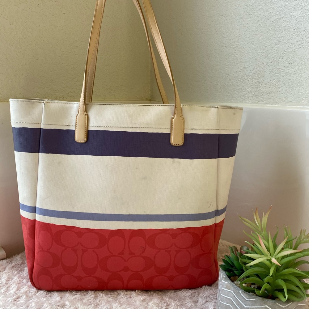 COACH Large Striped Tote in Excellent Condition - Picture 3 of 8